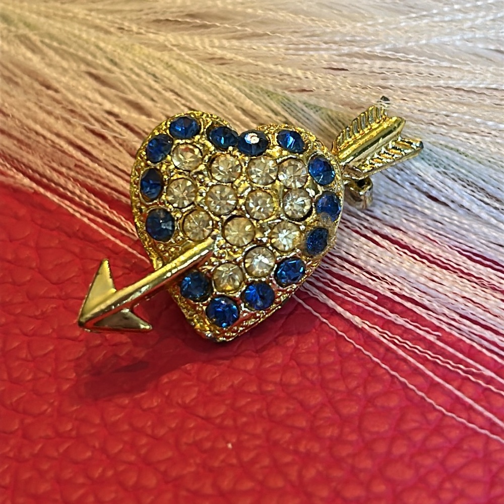 Petite Gold Tone Heart Pin
